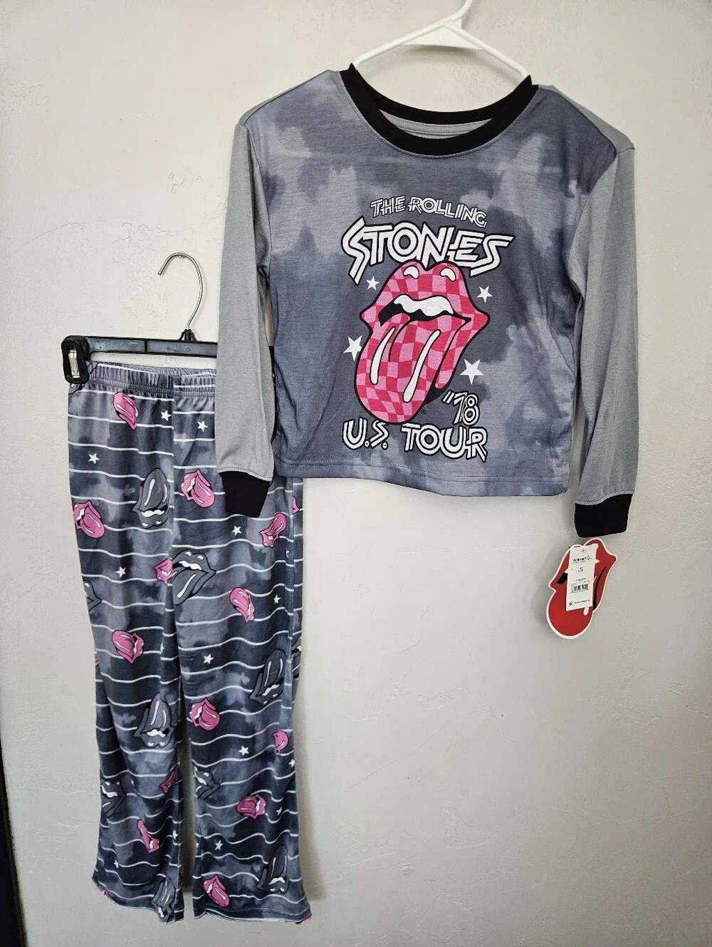 The Rolling Stones NWT Girls Medium 7/8 Gray & Pink Logo Pajama Set PJ Band